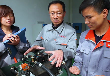 天?？萍夹麄髌臄z花絮